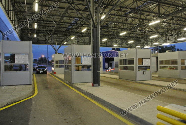 Хванаха трима французи, прекарали нелегално в България 17-годишен