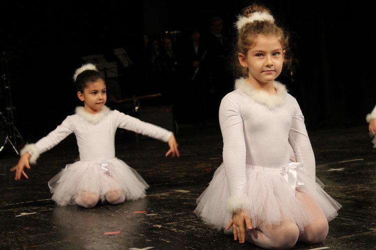 400 деца в Хасково са с увреждания, поздравиха ги с концерт