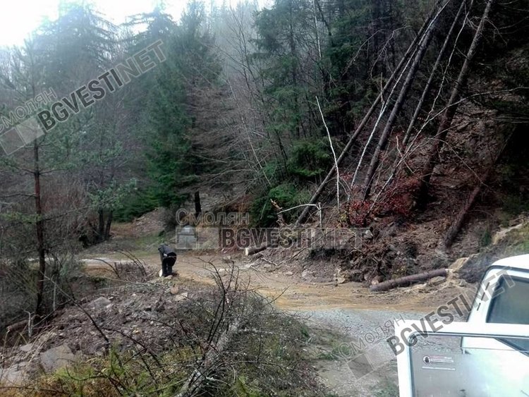 По пътят за Киселчово все още минават само високопроходими автомобили