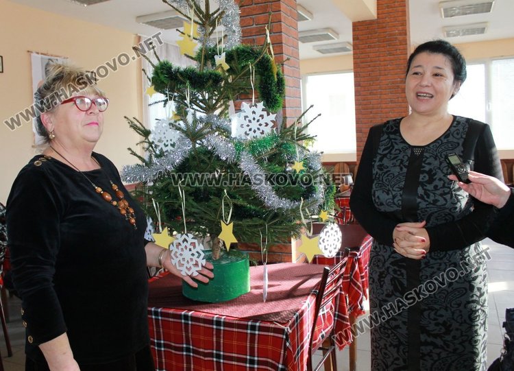 Днес първото дърво бе предоставено на пенсионерски клуб "Хан Аспарух" в Димитровград