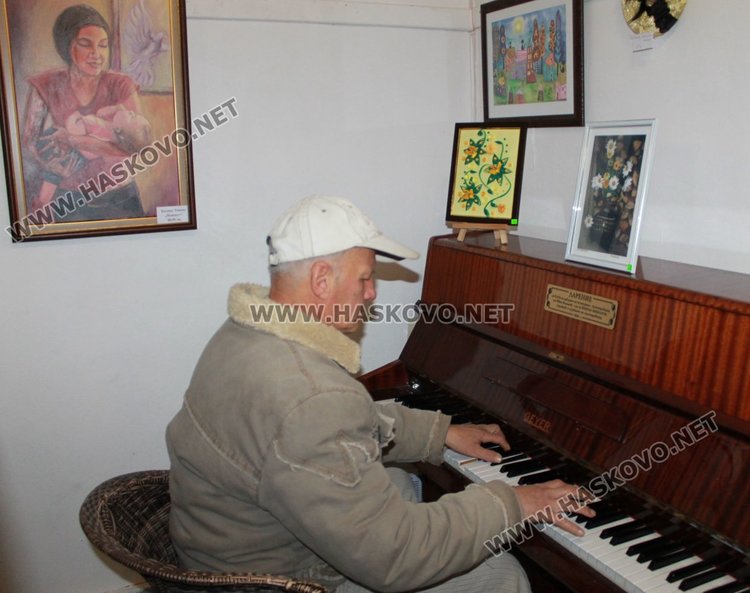 1 153 лв. набра при откриването си изложбата в подкрепа на Антон Лозев