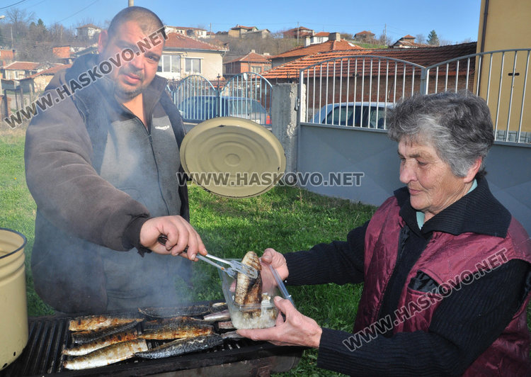 Свещеник именик служи на храмов празник на Никулден