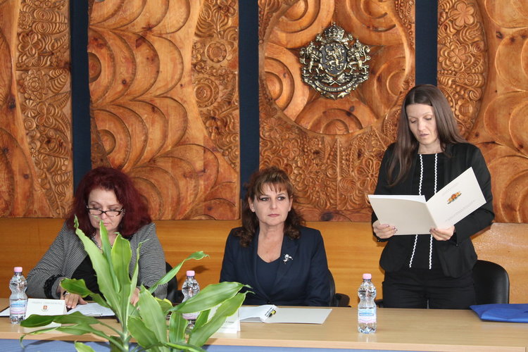 Издигнаха знамената за празника на Симеоновград