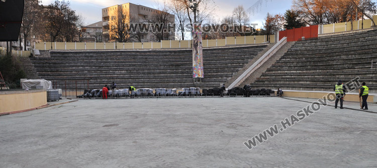 Подготвят ледената пързалка в Хасково, 130 чифта кънки в наличност