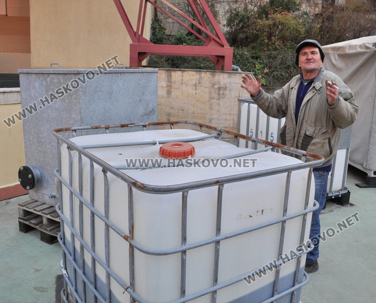 Подготвят ледената пързалка в Хасково, 130 чифта кънки в наличност