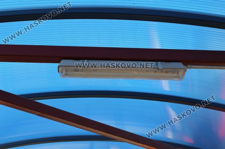 Читатели: Пасарелката до "Лидл" е без осветление