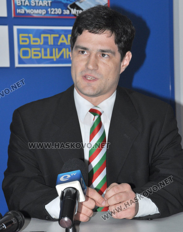 Тамаш Секереш