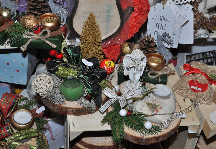 Коледното пазаруване стартира, подаръците от естествени материали са на мода