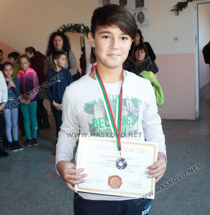 Отличиха каравеловци, завоювали медали в "Математика без граници"