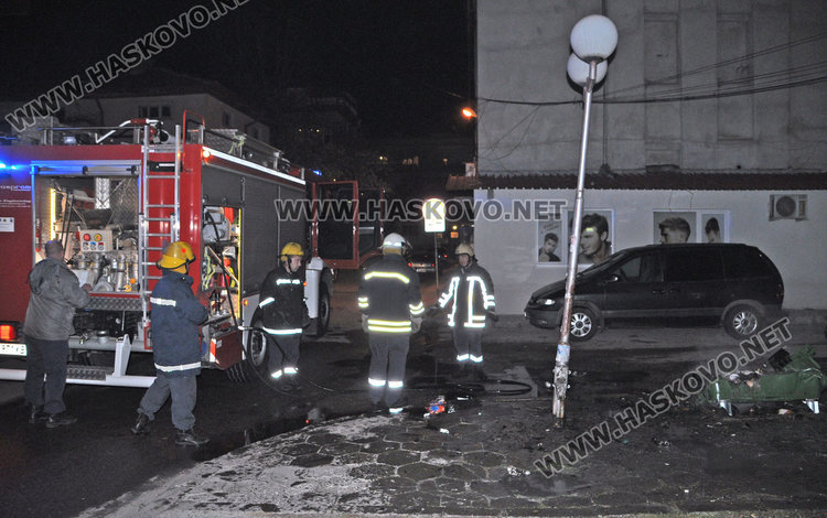 Спасиха коли до пламнал контейнер за смет 