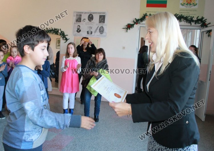 Отличиха каравеловци, завоювали медали в "Математика без граници"