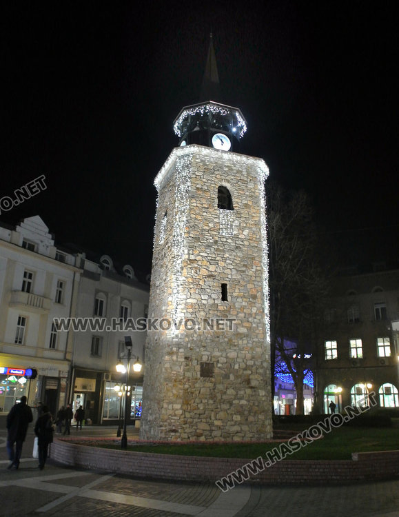 Северният часовник на Старата часовникова кула за ремонт