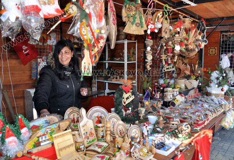 Хасково с подновена коледна украса за 14 000 лeва