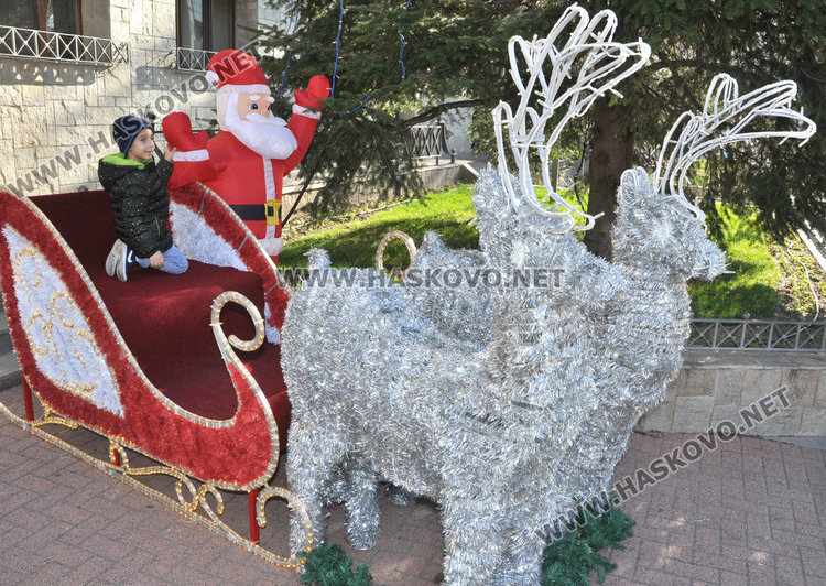 Хасково с подновена коледна украса за 14 000 лeва