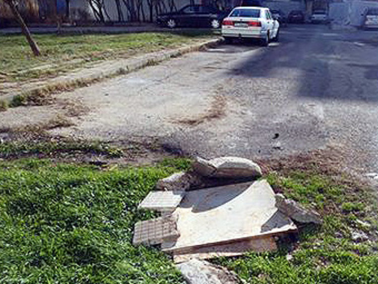 Блок в Бадема: Мазетата ни сe пълнят с фекалии. ВиК: Пращаме екип веднага 