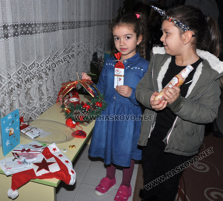 Забавачка събира средства  за спортна площадка в Коледен базар