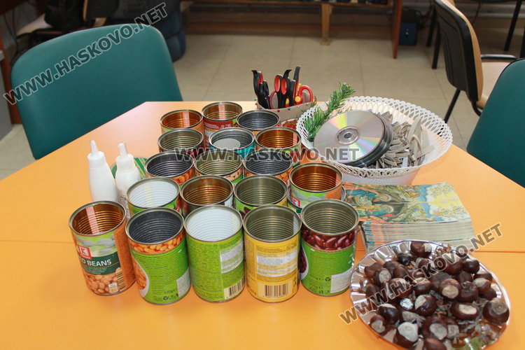 Материалите чакат посетители на Коледната работилница