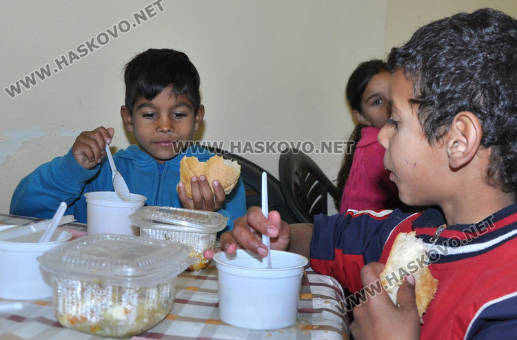 Безплатният обяд напълни с деца училището в Узунджово