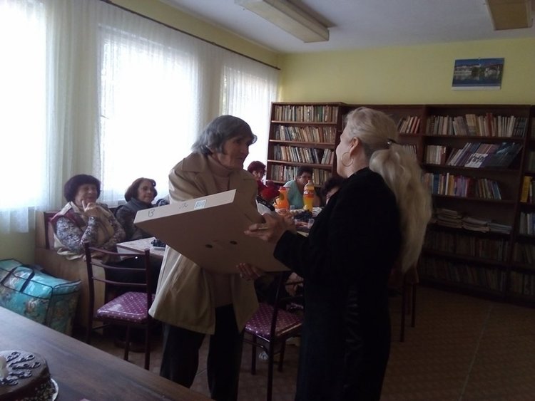 В Езерово отбелязаха 80-тата годишнина на учителката Деля Хубенова