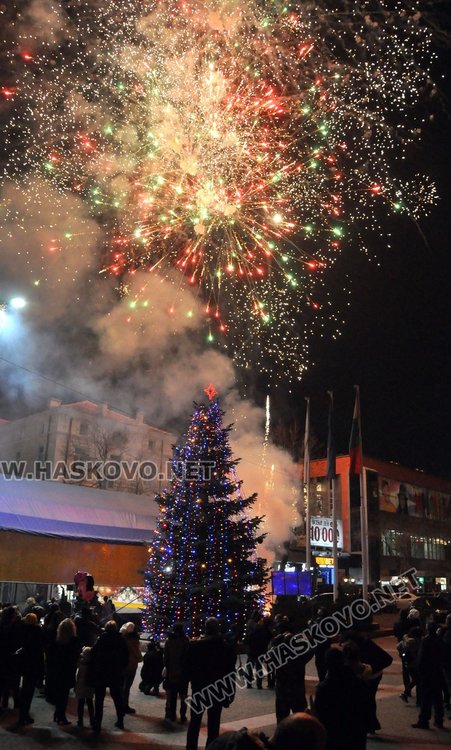 Дядо Коледа рокер пристигна в Хасково за запалването на светлините на елхата