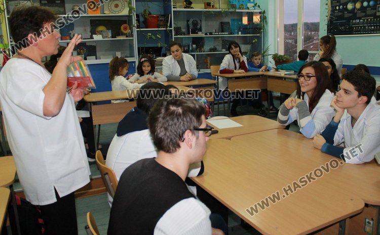 Богоровци запознават първокласници със забавната физика