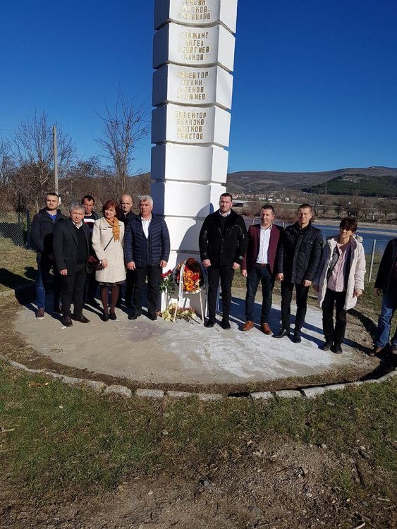 Почетоха паметта за загиналите в река Върбица военнослужащи