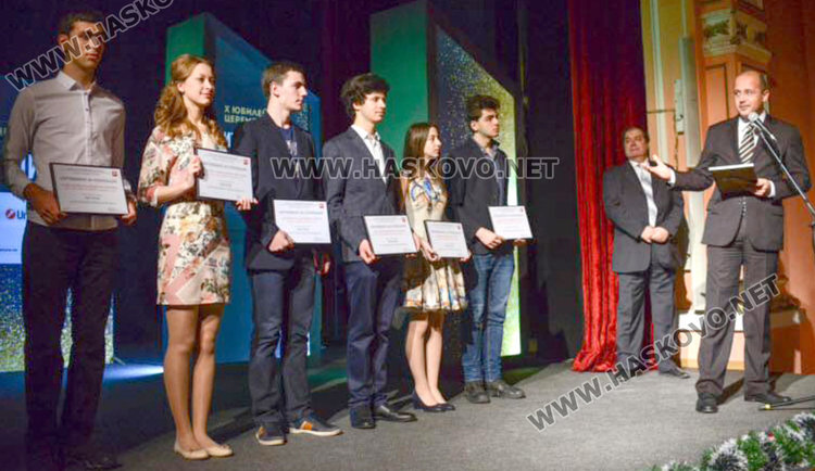 Александър Георгиев от ПМГ е в осмицата на най-изявените в точните науки