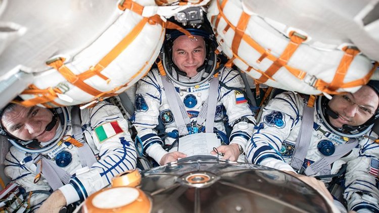 Кацане след 139 денонощия в космоса (видео)