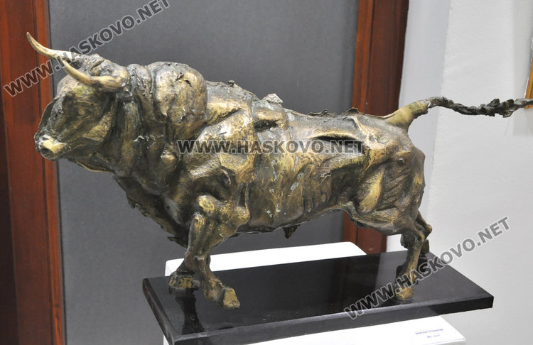 Хасковските художници подредиха 47 платна в Коледна изложба