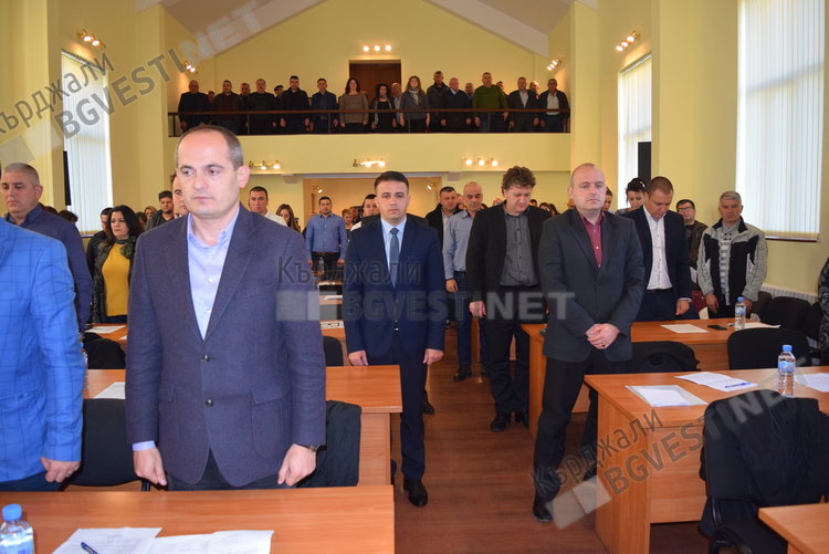 Общинският съвет замълча за минута в памет на Наим Сюлейманоглу