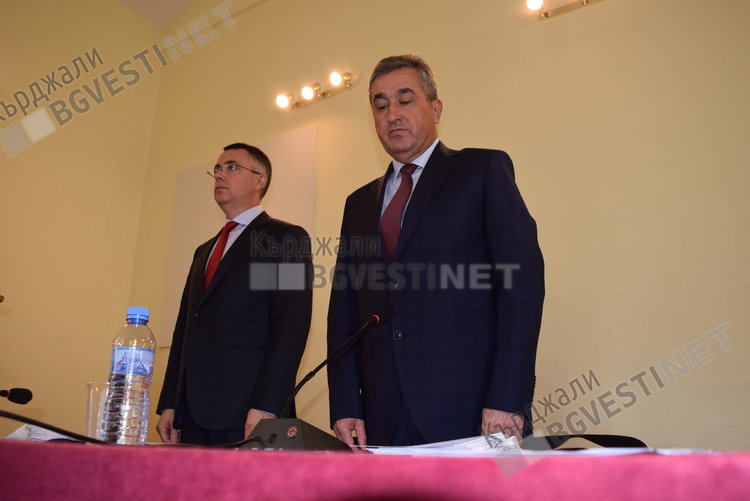 Общинският съвет замълча за минута в памет на Наим Сюлейманоглу