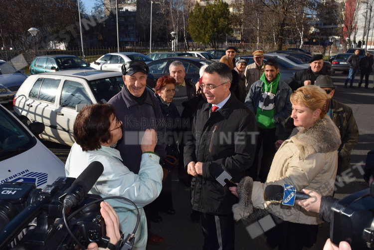 Червен протест след син призив срещу увеличението на данъците в Кърджали,ДПС с компромис