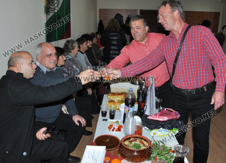 Позлатиха пълнена зелка с нахут от Узунджово на Кулинарния фест в Хасково/рецепти/