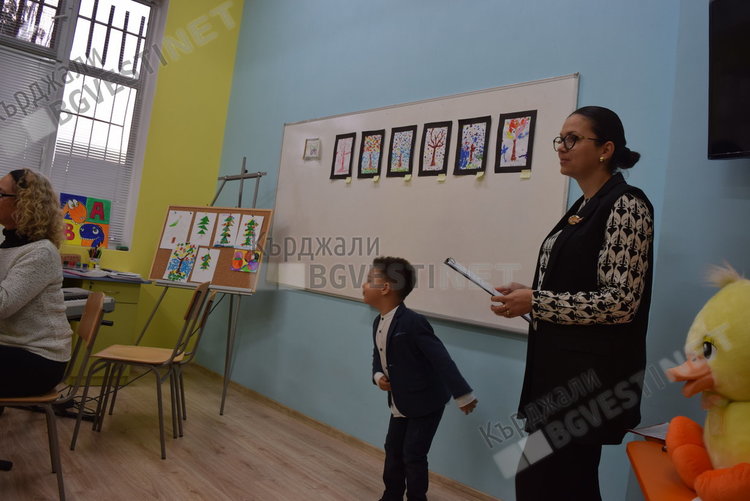 Детският езиков център към Филиала с програма за Коледа