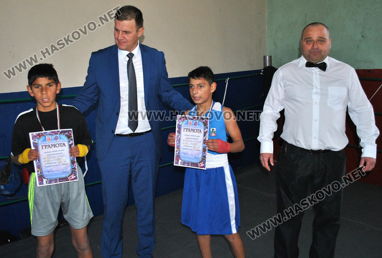 Близо 50 боксьори в Коледен турнир в Хасково