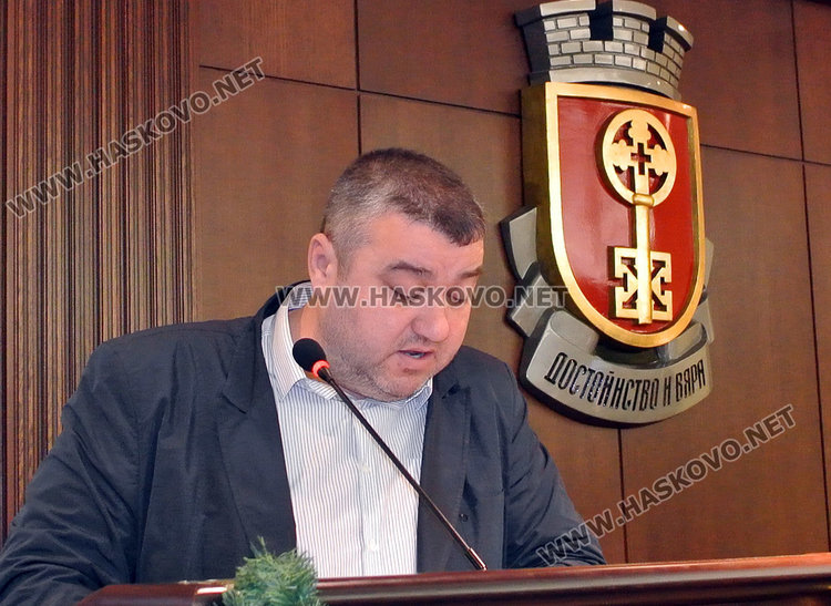 Динко Тенев чете декларацията за селските бюджети