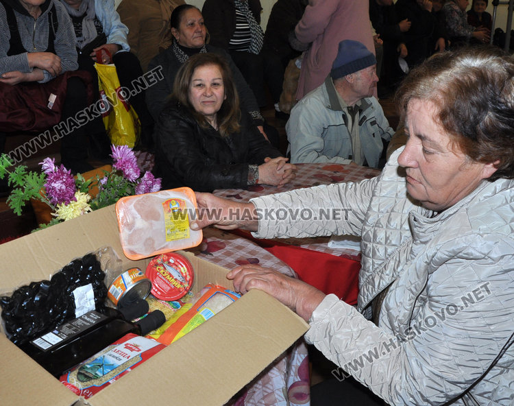 130 диабетици получиха коледни помощи