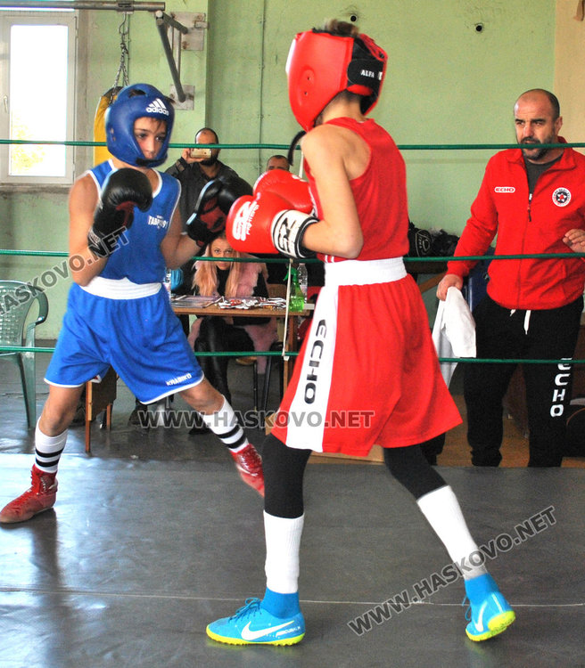Близо 50 боксьори в Коледен турнир в Хасково