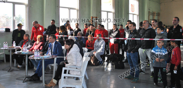 Близо 50 боксьори в Коледен турнир в Хасково