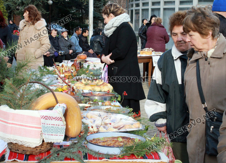 Коледна трапеза със 170 ястия организираха в Димитровград