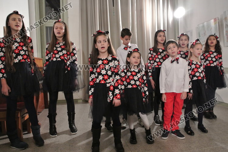 Хорове  от цялата страна пеят в Хасково в единствения  Фестивал на Коледната песен