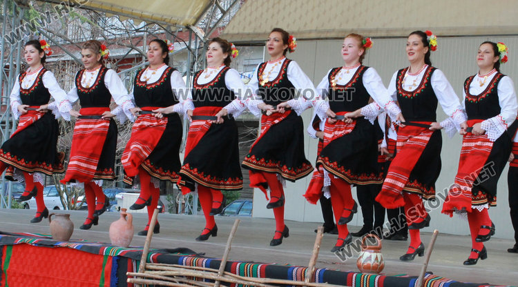 Коледна трапеза със 170 ястия организираха в Димитровград