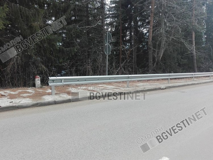 Сложиха мантинели по най-рисоквите участъци от пътя Смолян-Пампорово