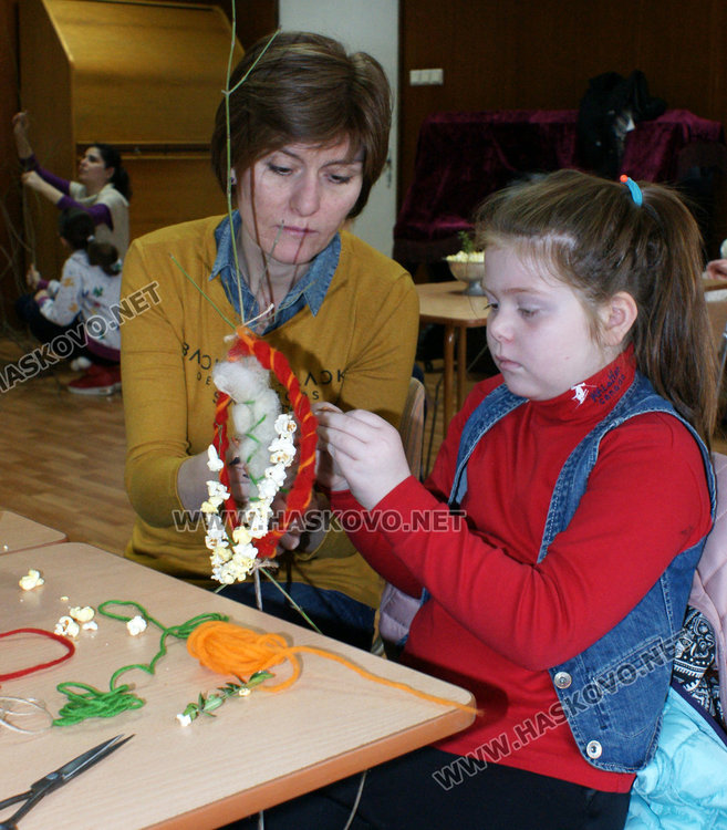 Децата на Хасково украсиха 50 дряновици в Музея