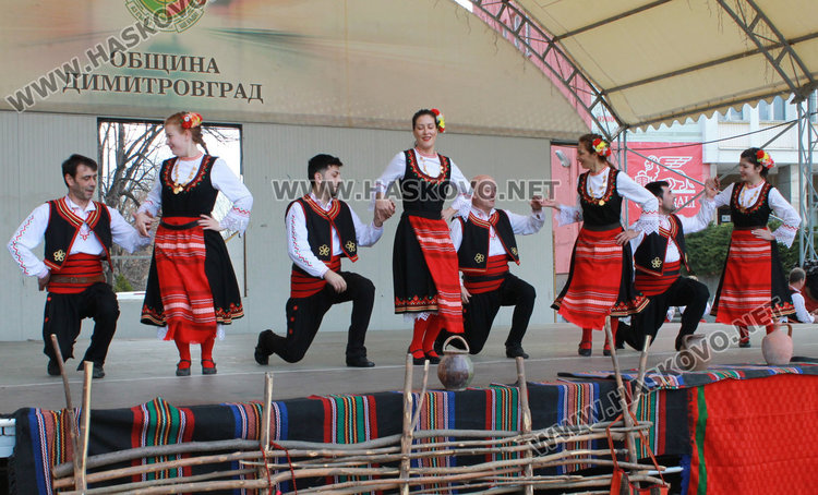 Коледна трапеза със 170 ястия организираха в Димитровград