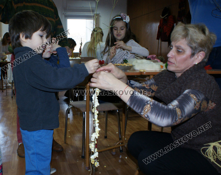 Децата на Хасково украсиха 50 дряновици в Музея