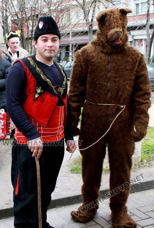 Фестивал: Коледарски групи гостуваха в Димитровград