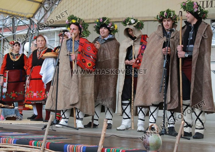 Фестивал: Коледарски групи гостуваха в Димитровград