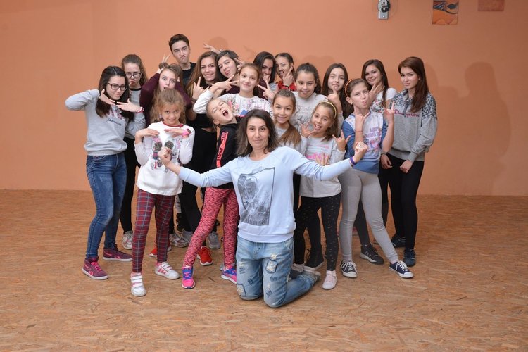 Street dust dance завършва годината с поредни отличия от състезания 