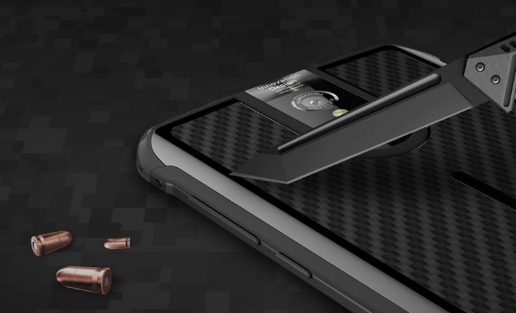 Задният капак на Vernee Active е направен от материали, използвани за военни цели